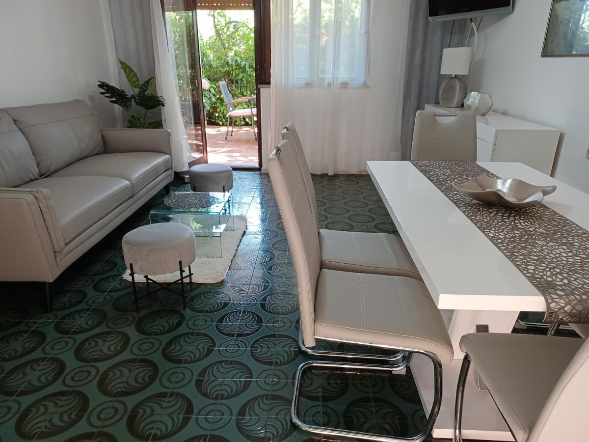 Apartment Lorenzo Трогир Экстерьер фото