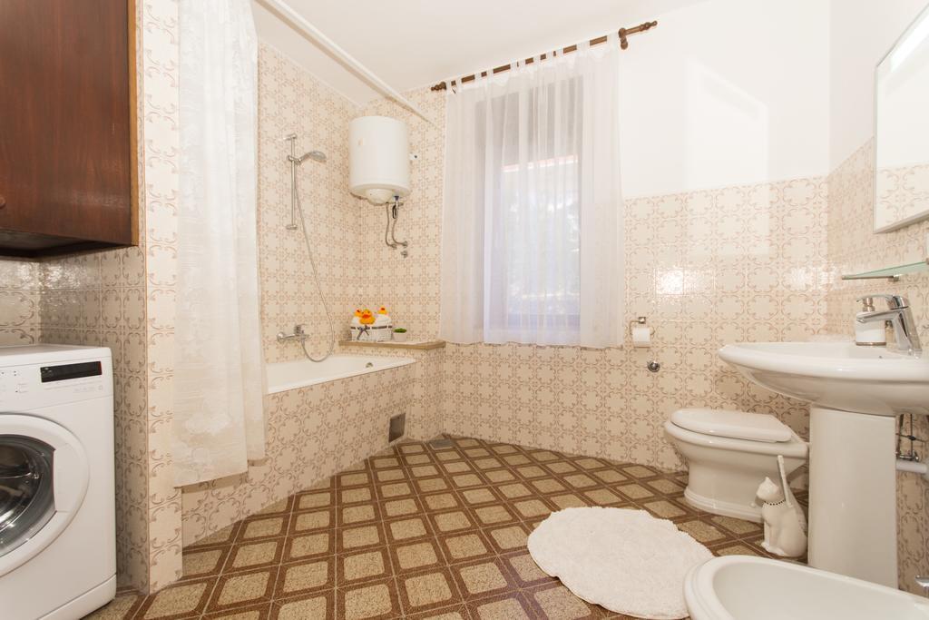 Apartment Lorenzo Трогир Экстерьер фото